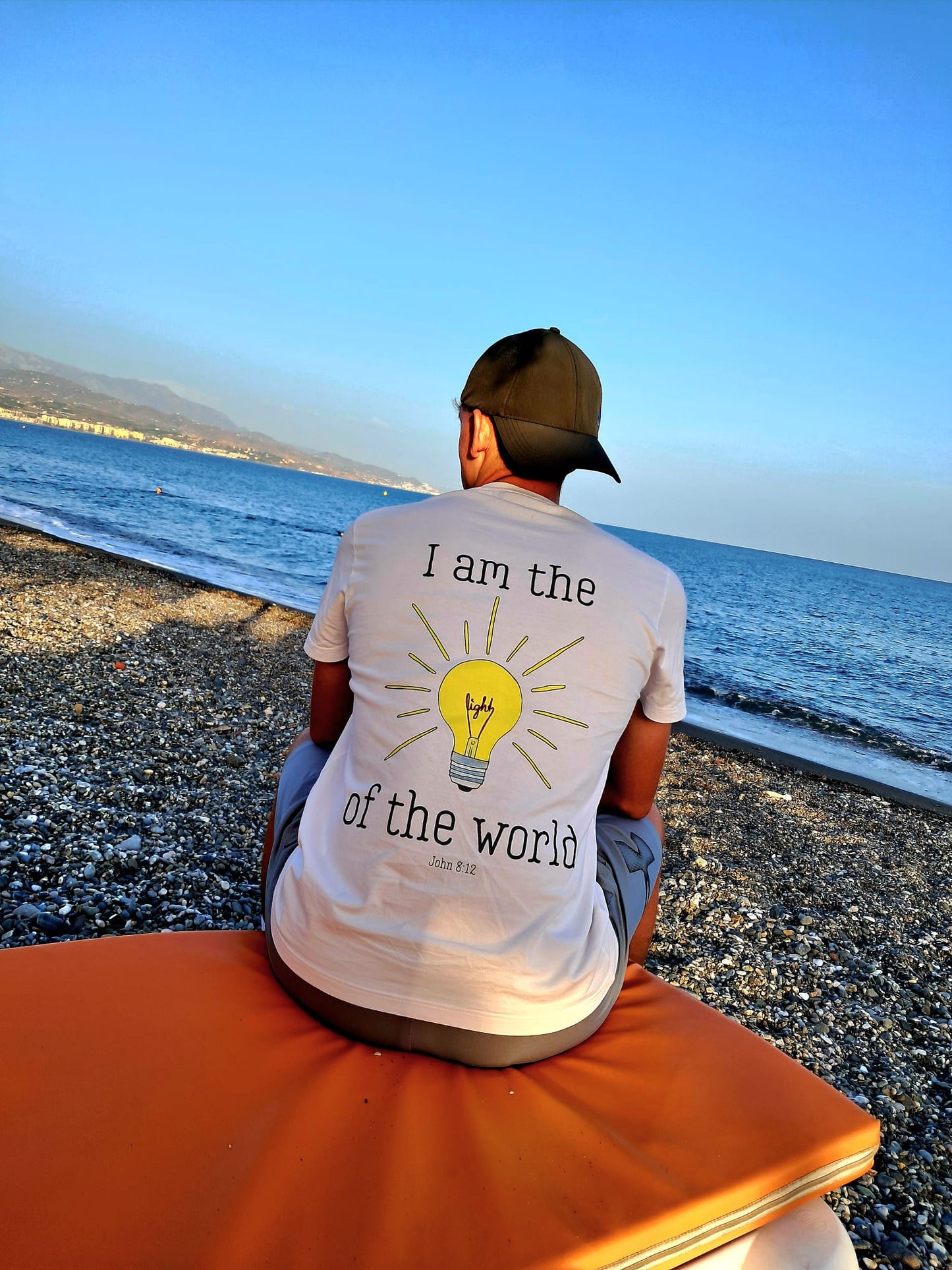 Men Sof Tee - Light of the world